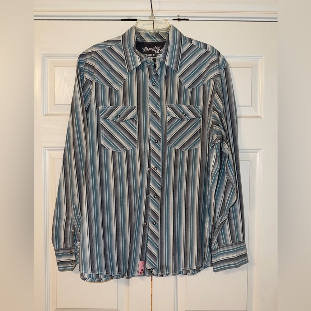 Wrangler 20X Striped Western Button-Down Shirt in Blue and Gray